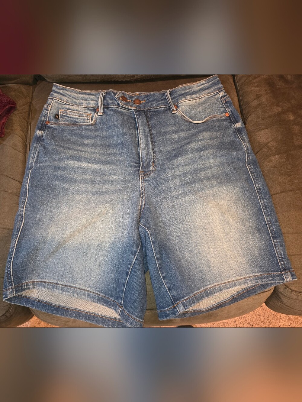 Judy Blue Mid Wash Denim Jeans with Contrast Stitching